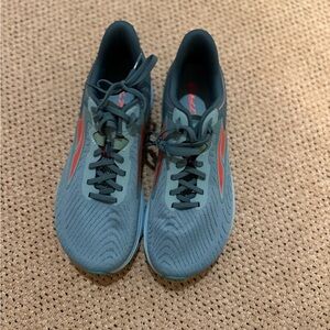 Never worn Altra Running shoes